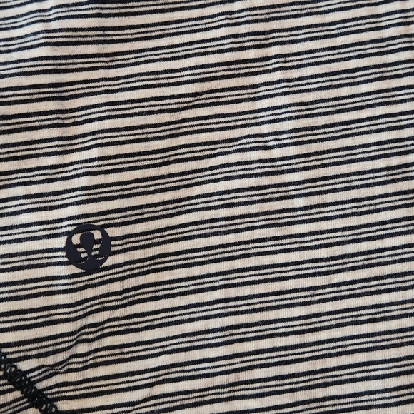 LULULEMON Yogini 5 Year Long Sleeve Tee, size 6 - Picture 11 of 13